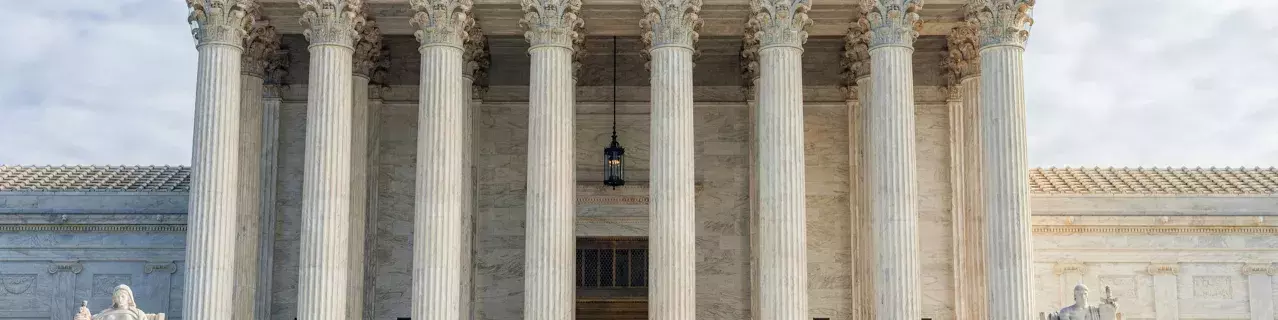 Photo of a courthouse