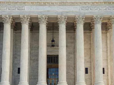 Photo of a courthouse